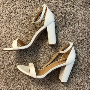 2 FOR $15 SALE!! *ADD TO BUNDLE* White High Heels